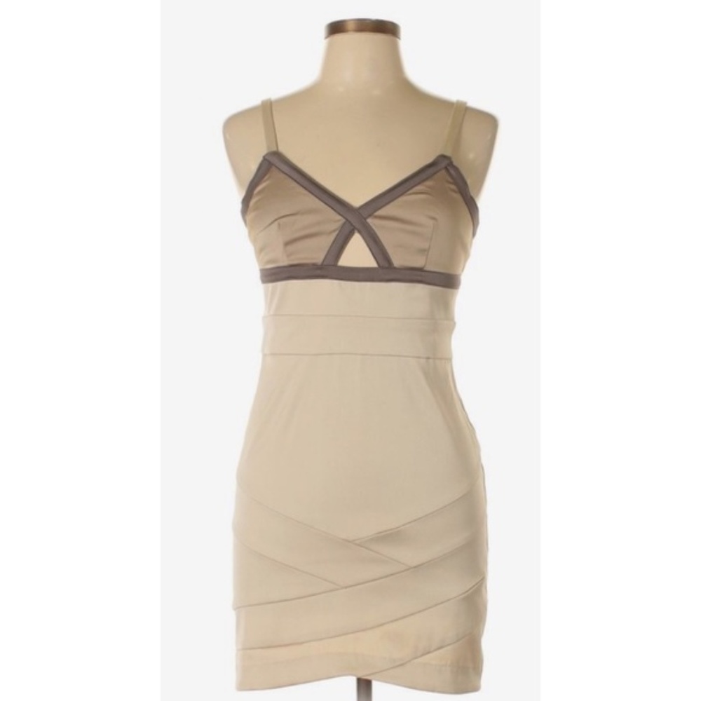 🆕 Romeo + Juliet Couture Bodycon Dress